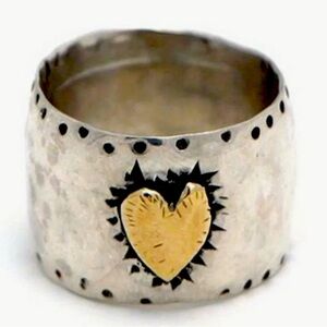 Silver-Plated Elegant Chic Rustic Heart-shaped Ring - large band NWT sz